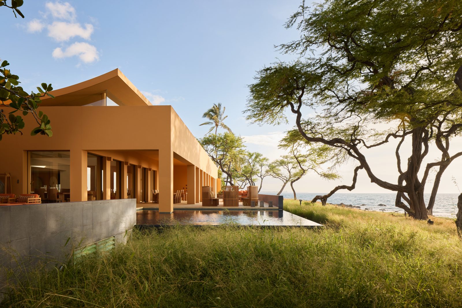 Rear Exterior Infinity Pool